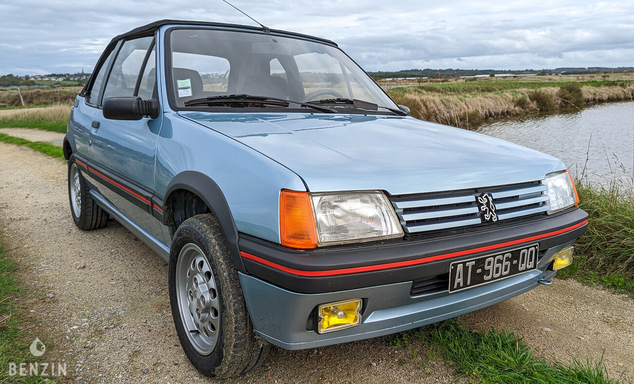 Pochette Auto D'origine PEUGEOT 205 N°4 - Occasion, état Correct - Fabriqué En France