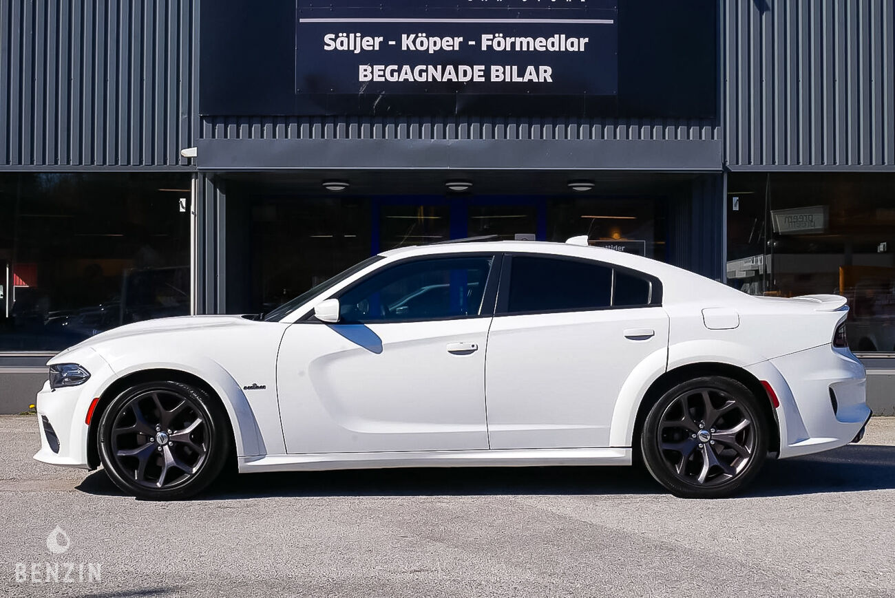 Benzin - Dodge Charger Widebody  V8 - 2018