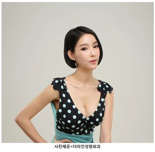 살빼니 밋밋해진 가슴…물방울 가슴성형으로 탄력, 볼륨 개선 - 1 - 더라인성형외과