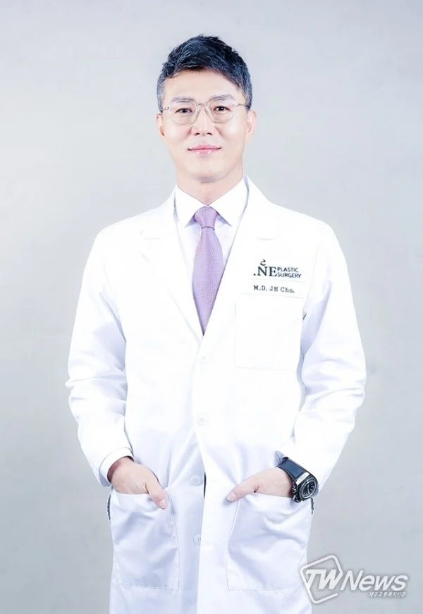 산후우울증을 부르는 뱃살 고민, 줄기세포 복부성형…부작용 줄이려면? - 1 - 더라인성형외과