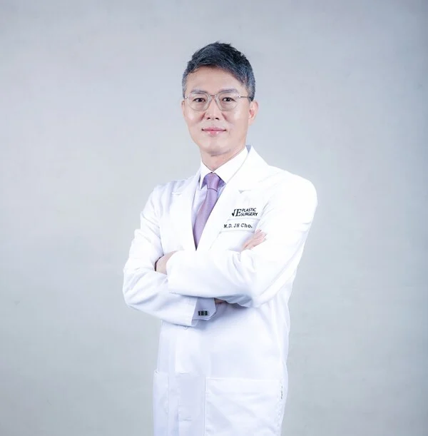 줄기세포가 지방흡입 수술 과정에서 필요한 이유는 - 1 - 더라인성형외과