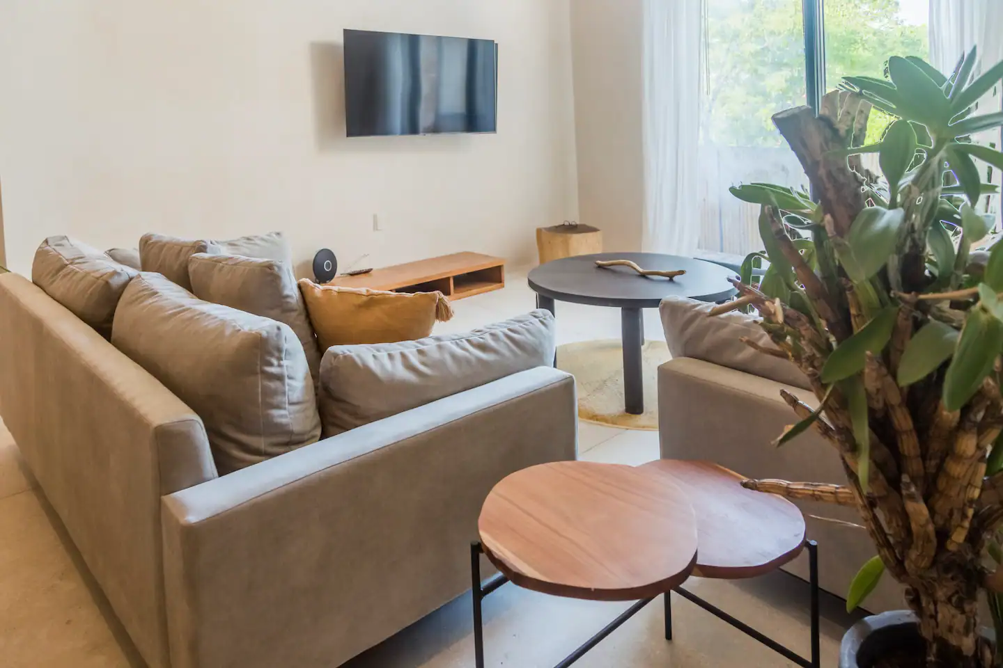 Luxury 3 Bed Condo, near Restaurants, Shops, Aldea Zama, Tulum | Rooflia