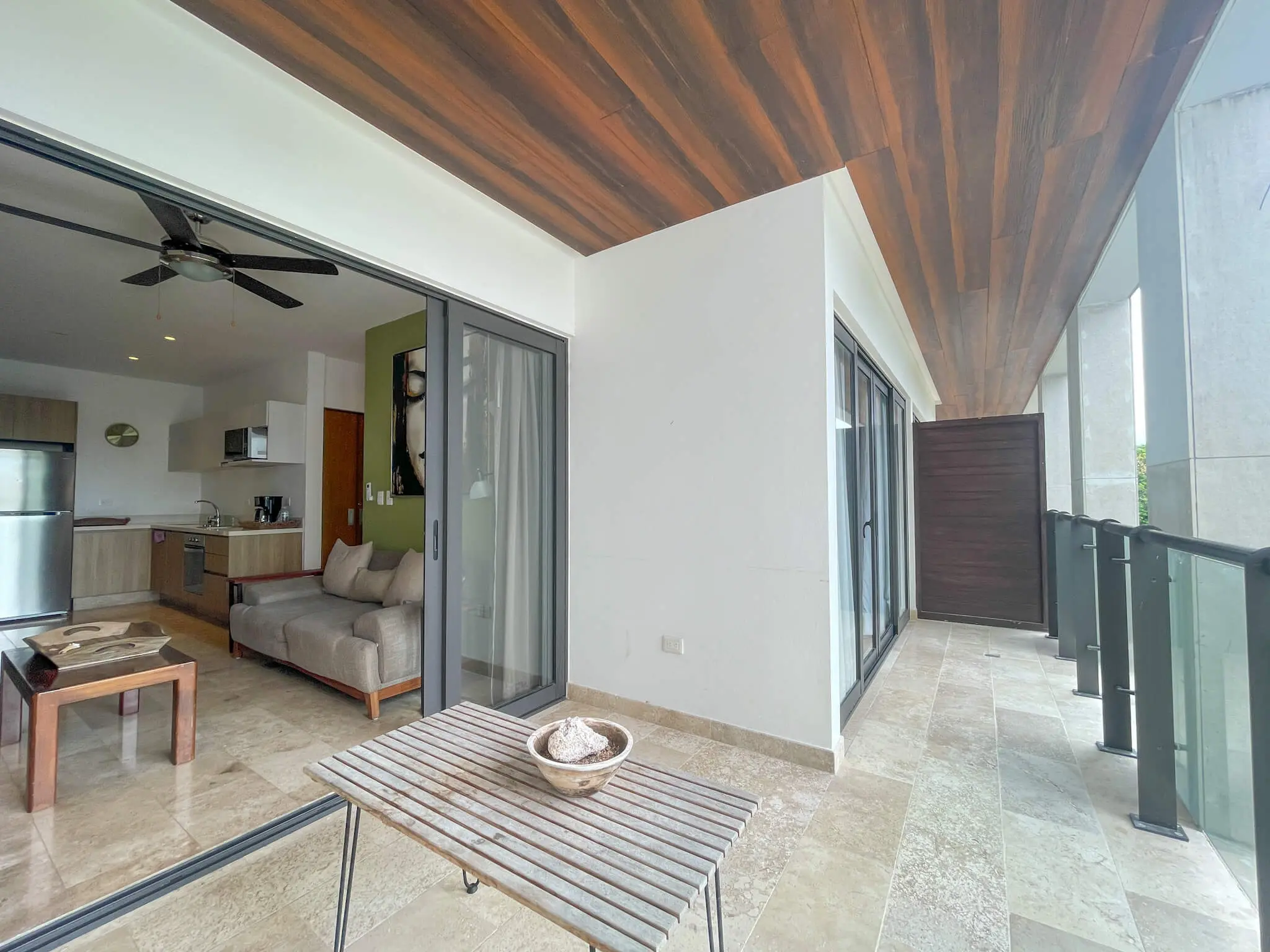 2 Bed Lock-Off Turnkey Building with Resort Style Amenities | Rooflia