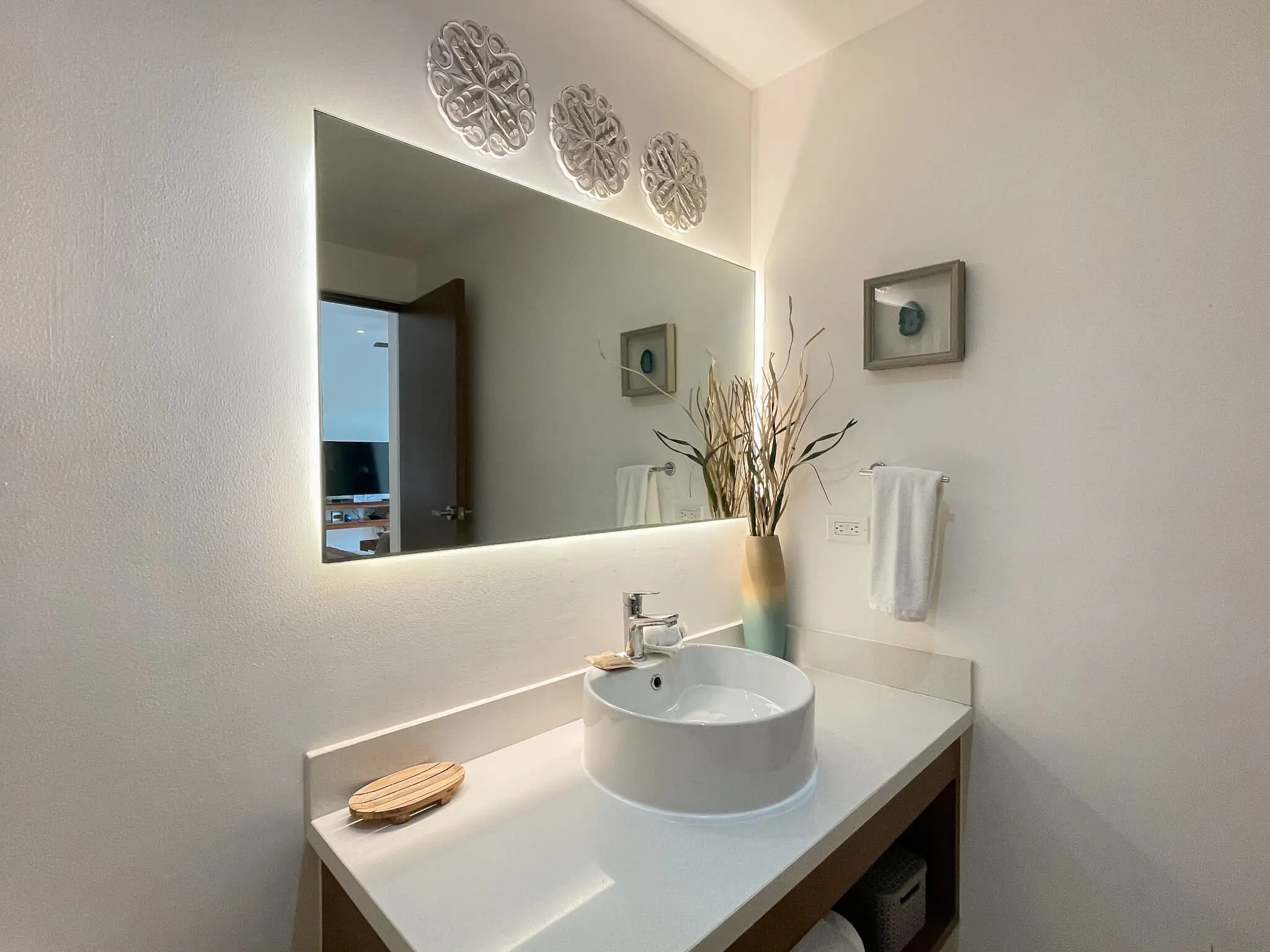 2 Bed Lock-Off Turnkey Building with Resort Style Amenities | Rooflia