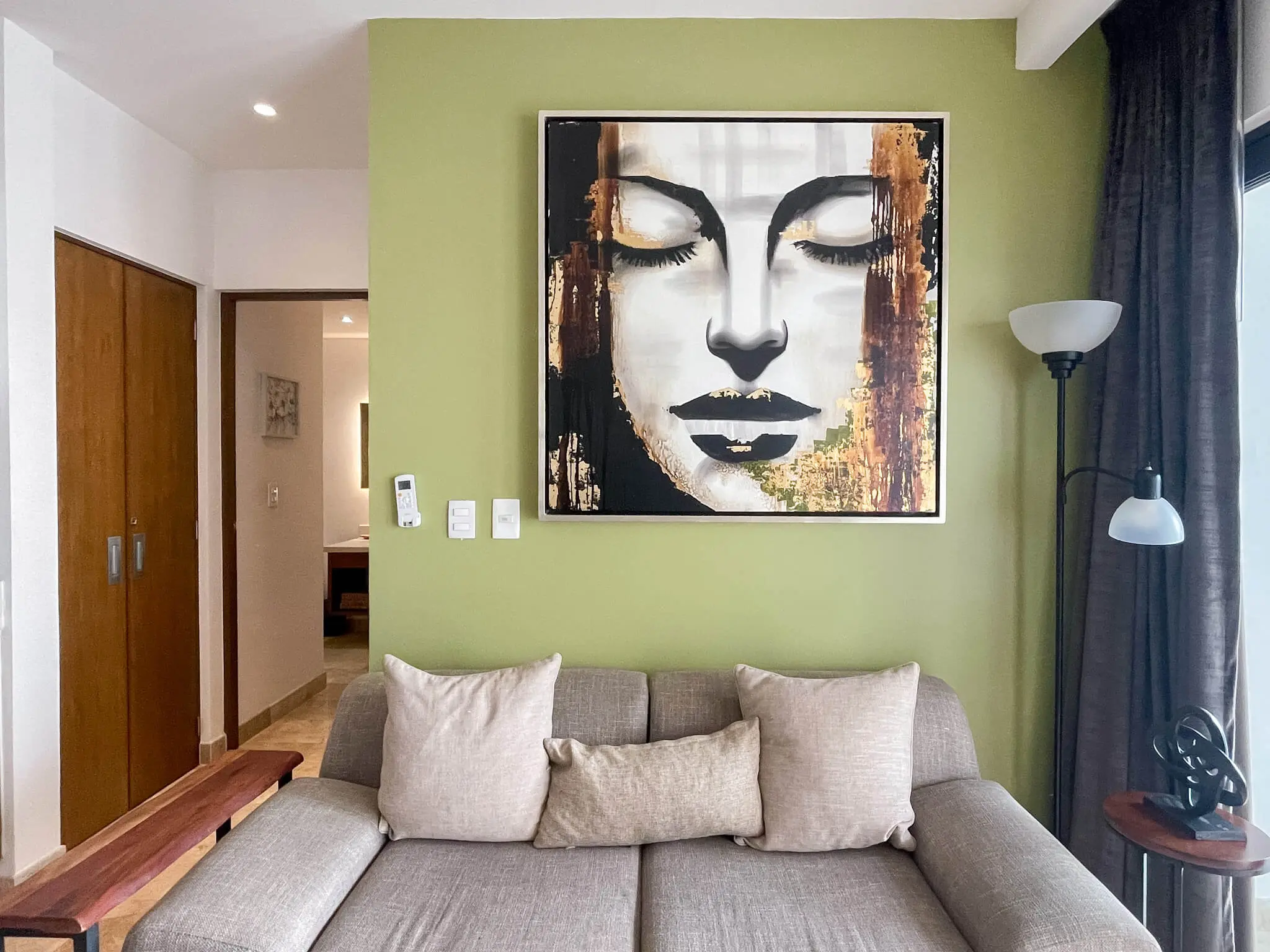 2 Bed Lock-Off Turnkey Building with Resort Style Amenities | Rooflia