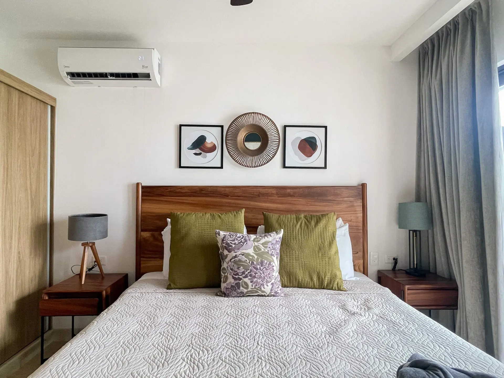 2 Bed Lock-Off Turnkey Building with Resort Style Amenities | Rooflia