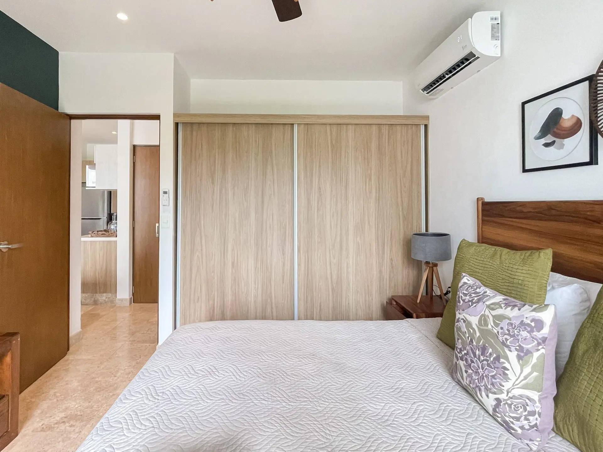 2 Bed Lock-Off Turnkey Building with Resort Style Amenities | Rooflia