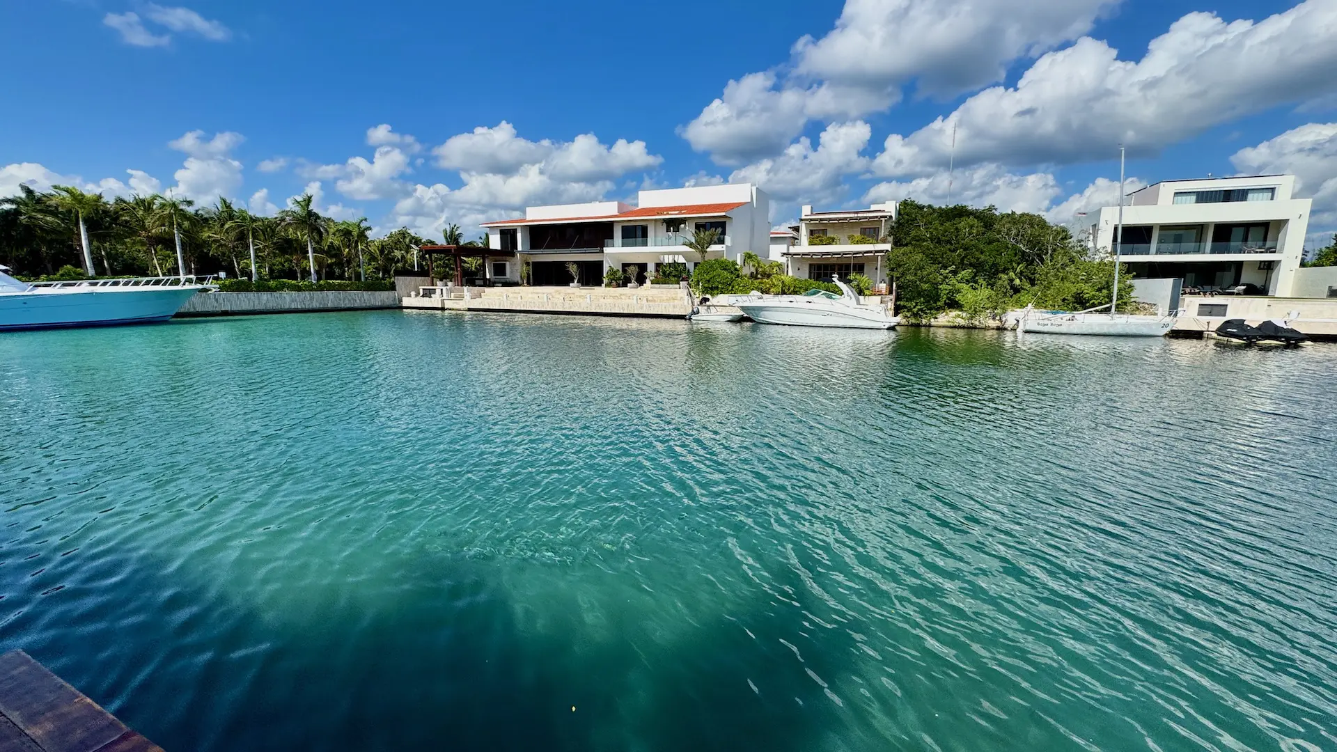 5 Bed Luxury Marina With Private Dock in Puerto Aventuras