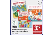 boek met weetjes puzzels en stickers