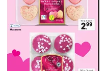 heart shaped macarons