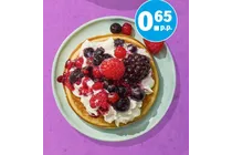 pannenkoek met diverse bessen en slagroom