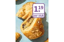 amandel croissant met rozijnen