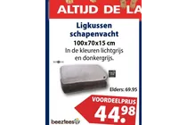 ligkussen schapenvacht