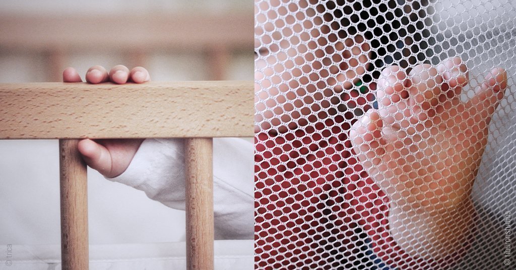 Zwei Fotos: links: eine Babyhand an der Brüstung eines Bettgitters aus Holz; rechts: ein Kind hinter einem Netzgitter, dass die Hand ans Bettgitter hält.