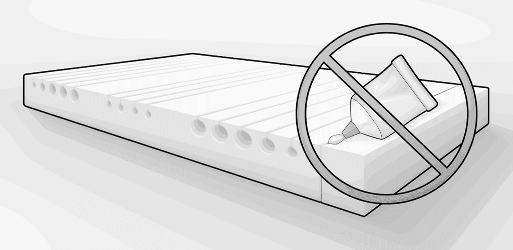 Illustration: An eine normal lange Matratze wird mit einer großen Klebetube ein Schaumstoffkeil geklebt, um eine Überlänge zu erhalten. Klebetube, Verlängerungsstück und Klebenaht sind mittels Verbotszeichen durchgestrichen.