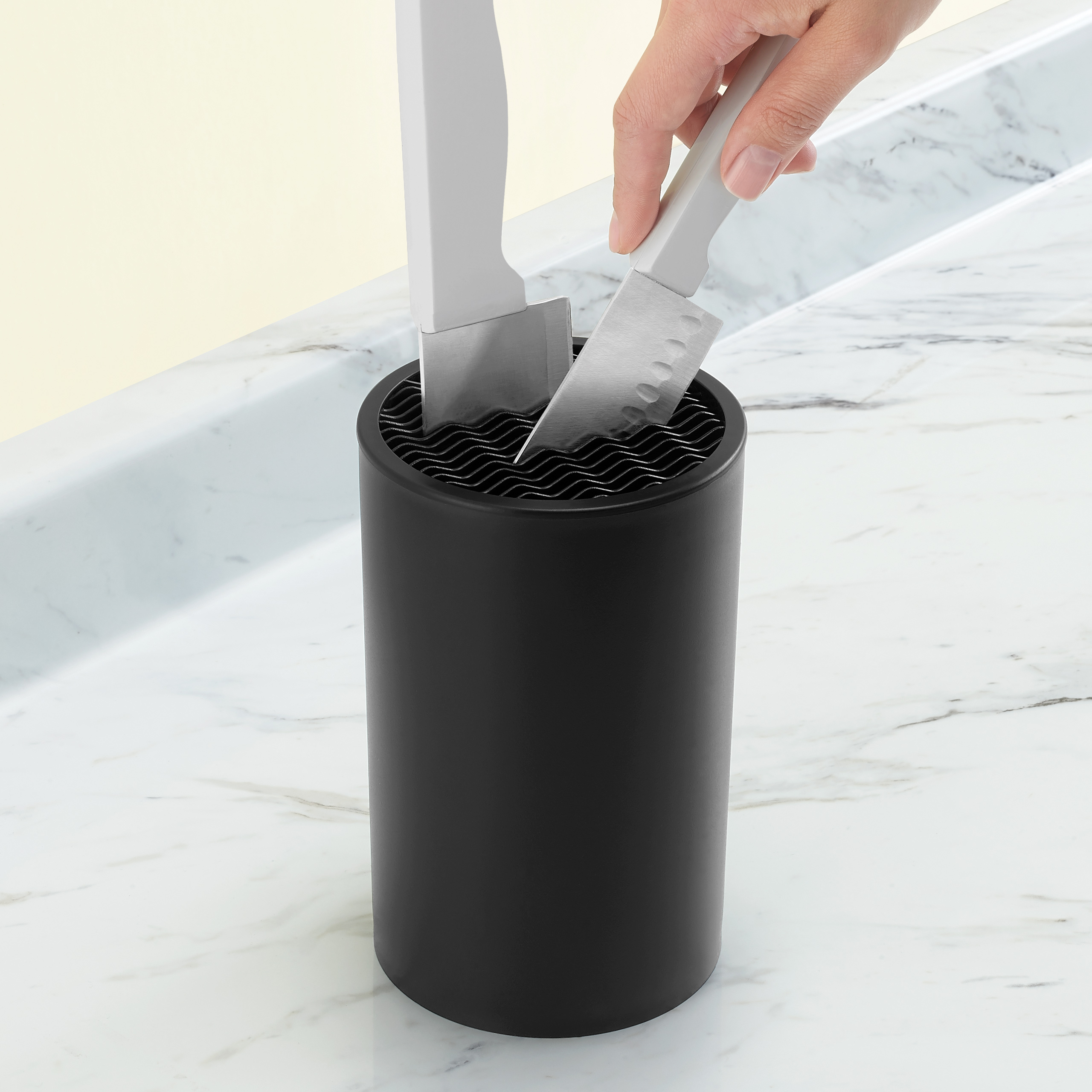 https://storage.googleapis.com/betterware-production-media/products/22025-1-Porta-Cuchillos-Black-Betterware.jpg