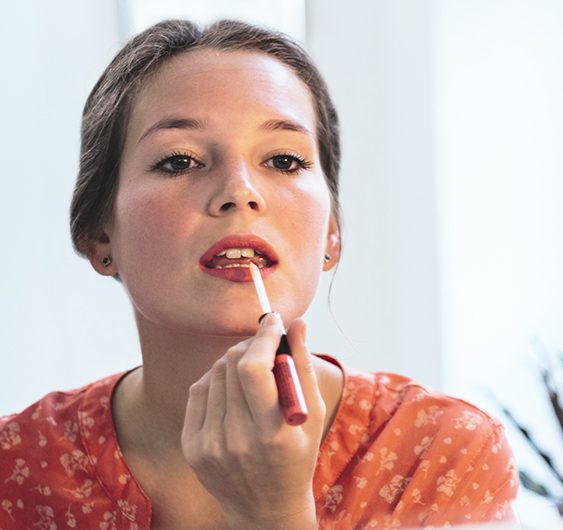 Como fazer a maquiagem durar mais no verão: confira as dicas