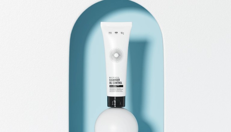 Cleanser Oil Control é um sabonete para pele oleosa.
