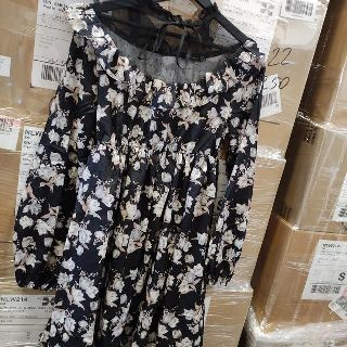 2 Pallets of Blouses, Dresses, Shorts & More by Nasty Gal, 1,373 Pieces, New Condition, Est. Original Retail €78,409, Adamów, PL