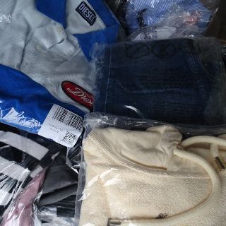 Men's & Women's Apparel by Mixed Brands, 60 Pieces, Used - Fair Condition, Est. Original Retail €6,540, Budapest, HU