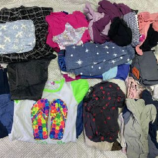 Assorted Girl's Apparel, 1,200 Pieces, Used - Good Condition, Est. Original Retail €15,600, Radviliskis, LT