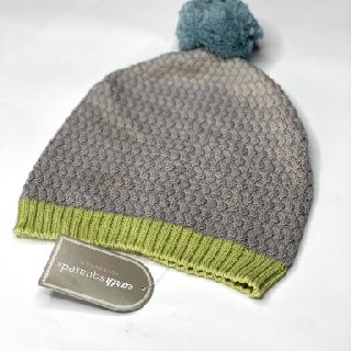 Assorted Winter Beanies & More, 244 Pieces, Like New Condition, Est. Original Retail €5,612, Radviliskis, LT