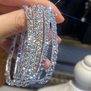 Simple Multi-Drainage Rhinestones Bracelet, 250 Units, New Condition, Est. Original Retail $5,250, Bainbridge, NY