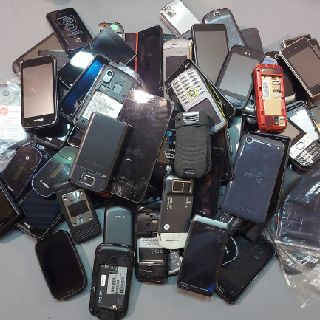 Lot of Mixed Model Phones Bar, Slider, QWERTY, Touch Screen, CDMA, GSM, 300 Units, Salvage Condition, Est. Original Retail $7,500, Piscataway, NJ