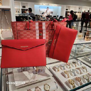 Sold at Auction: Michael Kors Designer Handbag Purse