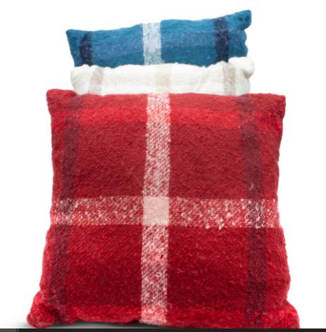 Image of 1 Pallet of Luxe Collection Plaid Pillows, 288 Units, New Condition, Ext. Retail $6,336, Dresden, TN