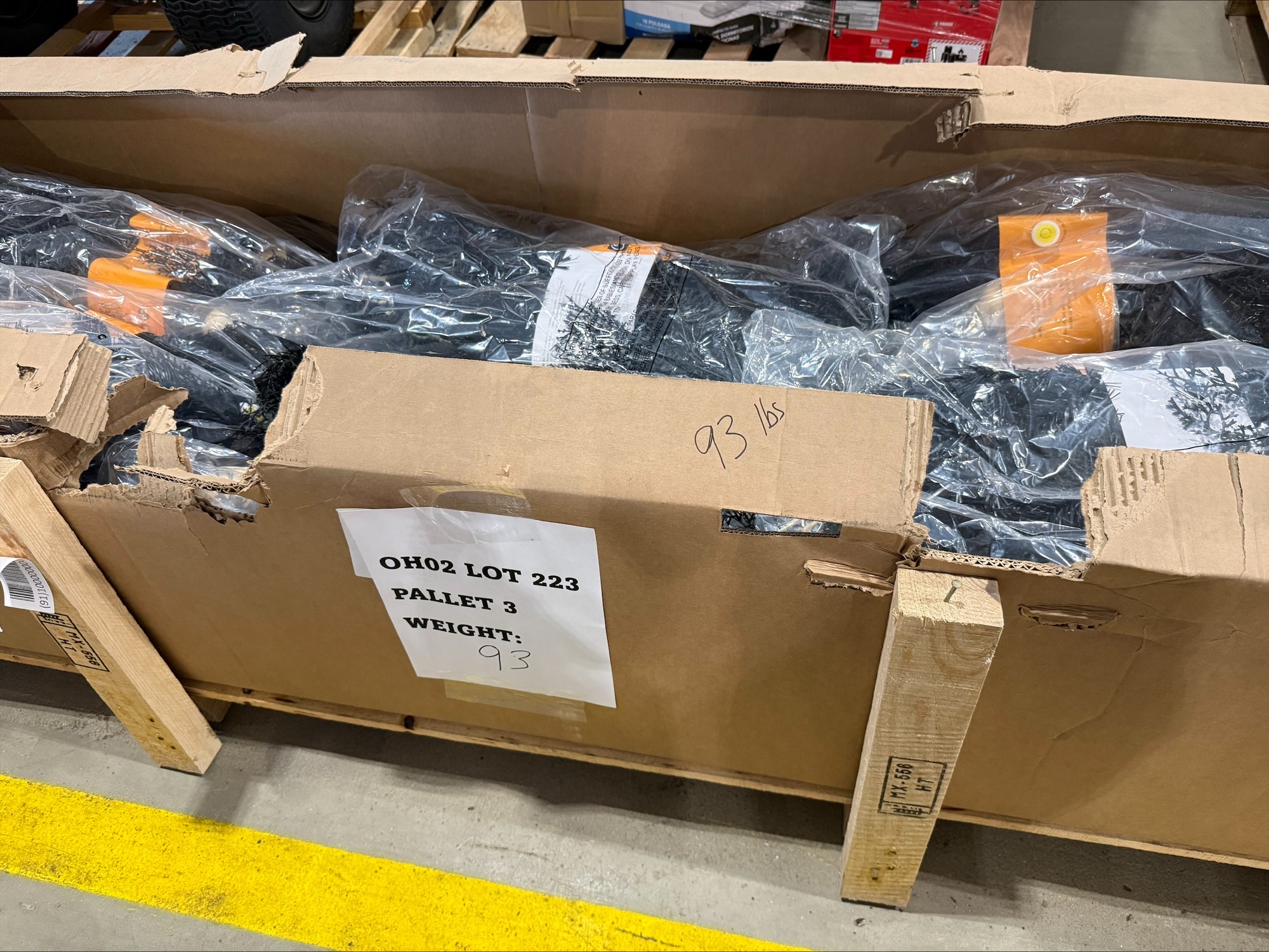 Image of 4 Pallets of UNMANIFESTED Mixed Merchandise