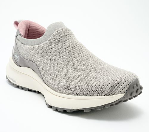 Image of 2 Pallets of Shoes by Ryka & Skechers, (Lot 3_15759)