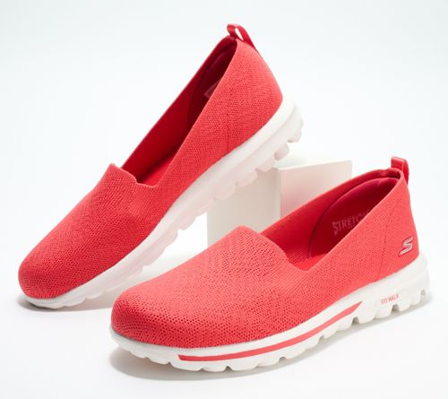 Image of 2 Pallets of Shoes by Skechers, Clarks & More