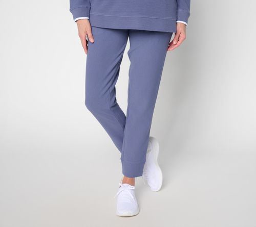 Image of 1 Pallet of Apparel by Belle by Kim Gravel, Denim & Co. & More, (Lot 3_15765)