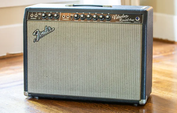 Vintage Fender Vibrolux Reverb amplifier