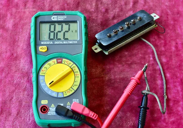 Checking a 1959 P90's DC resistance