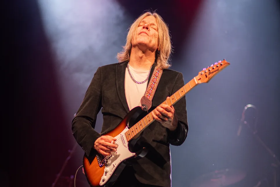 Andy Timmons performing live
