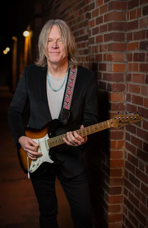Andy with Ibanez Signature AT100