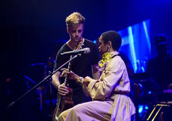 Justin working with Lauryn Hill on stage
