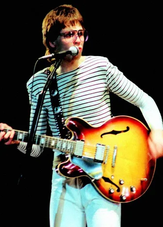 ES-335