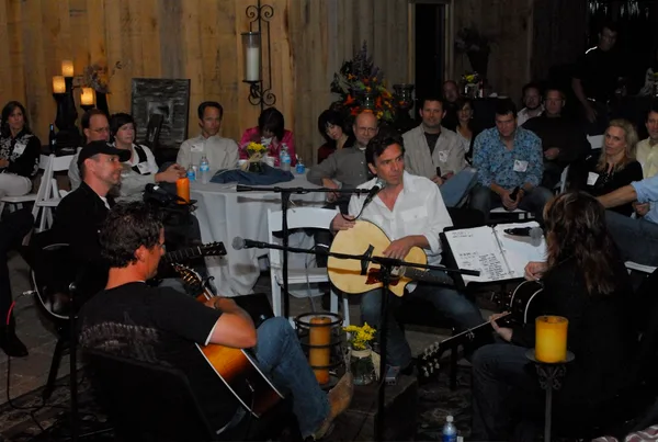 Gordon and Dann playing a fundraiser
