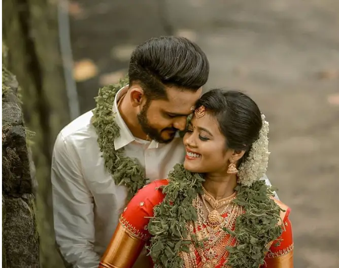 Kerala Wedding Styles on Instagram: “@ammaweddingcreations #keralawe… |  Indian wedding photography couples, Wedding photoshoot poses, Pre wedding  photoshoot outdoor