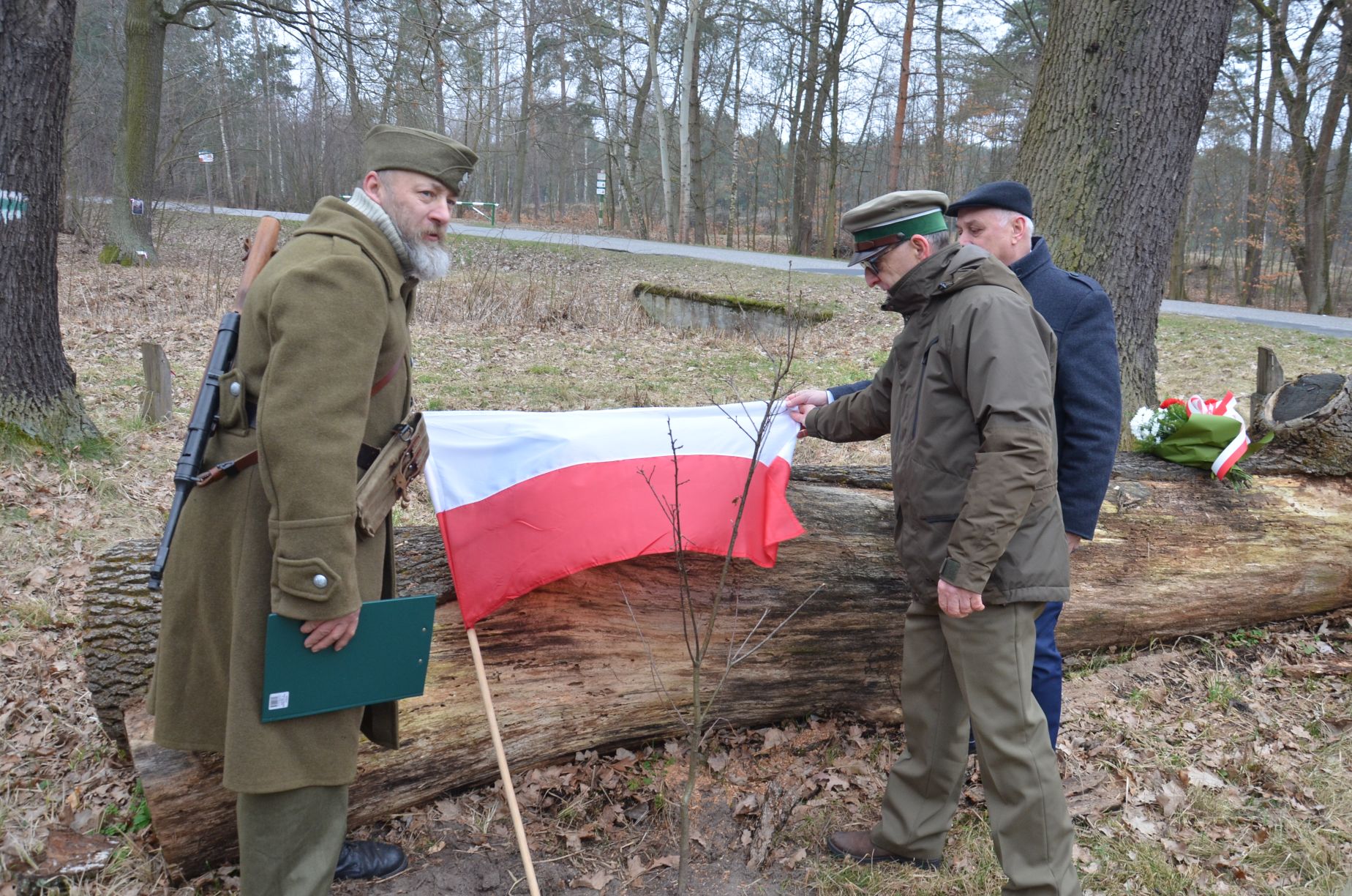 Odsłonięcie Dębu Pamięci kpt. Józefa Zadzierskiego