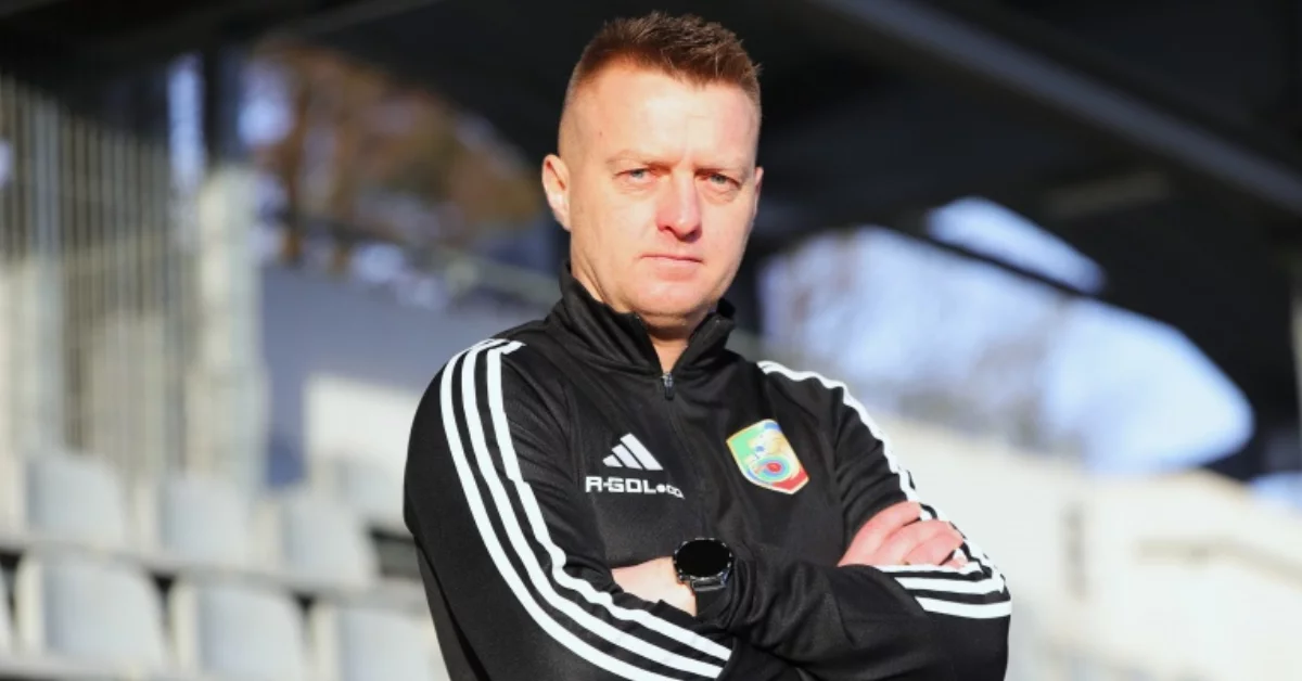 Trener Damian Skiba dołączył do sztabu Janusza Niedźwiedzia w Miedzi Legnica