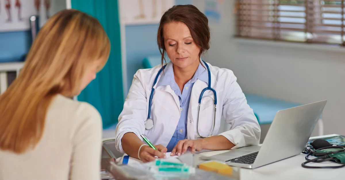 Rewolucja w L4 2026. Nowe przepisy: praca na zwolnieniu, telefony od szefa i pełne wynagrodzenie