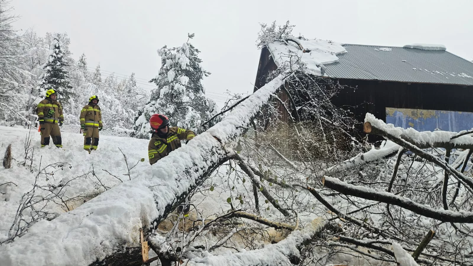 Blisko 29 tys. wyjazdów straży pożarnej w 2025. OSP z powiatu mieleckiego z największą ilością interwencji