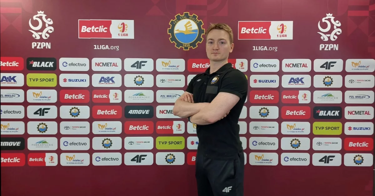 Kacper Dulniak w sztabie Stali Mielec. Został w nim analitykiem