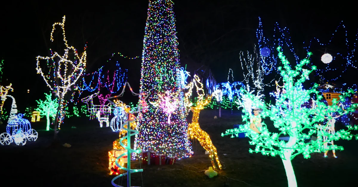 Świąteczna magia. Iluminacje w Partyni robią wrażenie