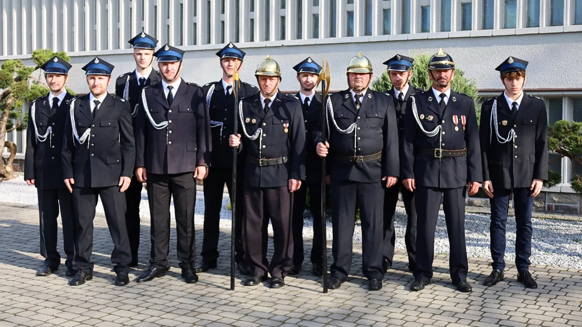 Strażacy z powiatu kolbuszowskiego pełnią wartę przy Grobach Pańskich [ZDJĘCIA]