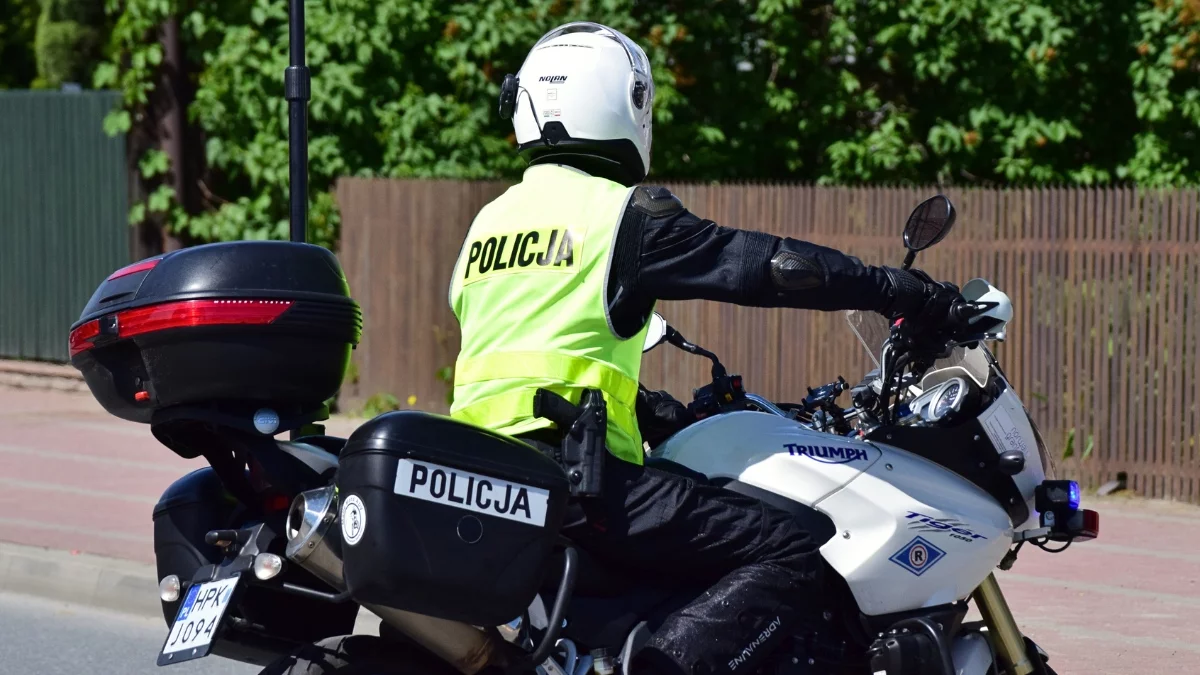 Naciągacze jeżdżą po Kolbuszowej i okolicach? Uważaj na ten samochód. Policja w gotowości